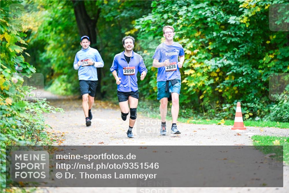 12.10.2025 - Bramfelder Halbmarathon 2025 Dr. Thomas Lammeyer http://msf.ph/oto/9351546 12.10.2025 10:39:28 Laufen 293, 2699, 2828 meine-sportfotos.de