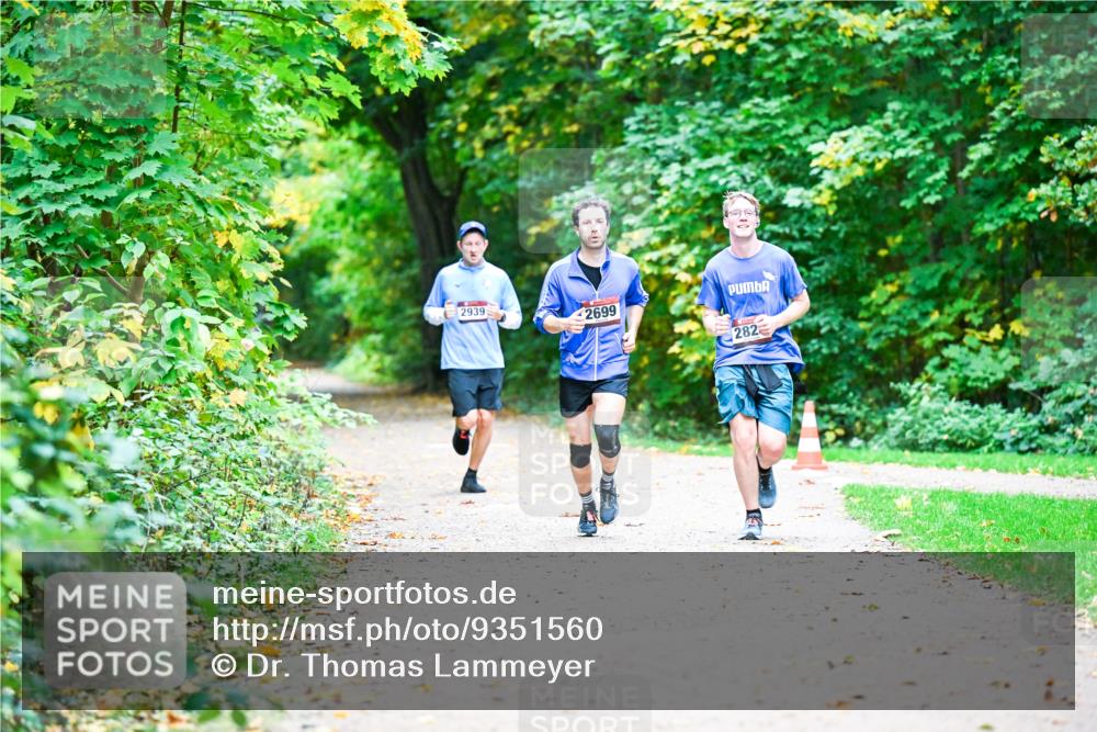 12.10.2025 - Bramfelder Halbmarathon 2025 Dr. Thomas Lammeyer http://msf.ph/oto/9351560 12.10.2025 10:39:30 Laufen 2939, 2699, 109, 282 meine-sportfotos.de