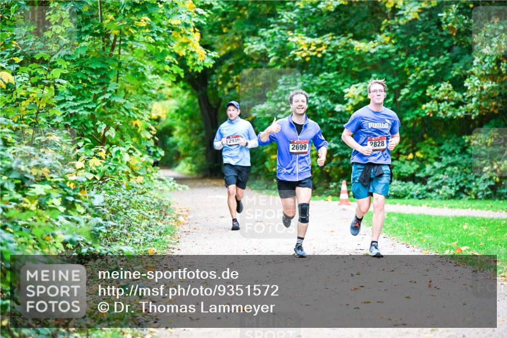 12.10.2025 - Bramfelder Halbmarathon 2025 Dr. Thomas Lammeyer http://msf.ph/oto/9351572 12.10.2025 10:39:32 Laufen 2939, 2699, 2828 meine-sportfotos.de