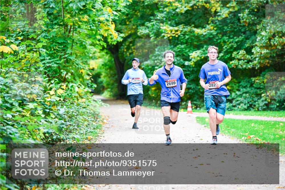 12.10.2025 - Bramfelder Halbmarathon 2025 Dr. Thomas Lammeyer http://msf.ph/oto/9351575 12.10.2025 10:39:32 Laufen 2939, 2699, 282 meine-sportfotos.de