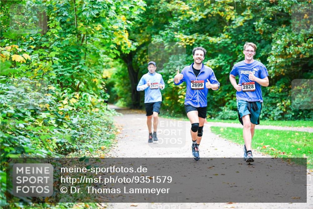 12.10.2025 - Bramfelder Halbmarathon 2025 Dr. Thomas Lammeyer http://msf.ph/oto/9351579 12.10.2025 10:39:33 Laufen 2939, 2699, 2828 meine-sportfotos.de