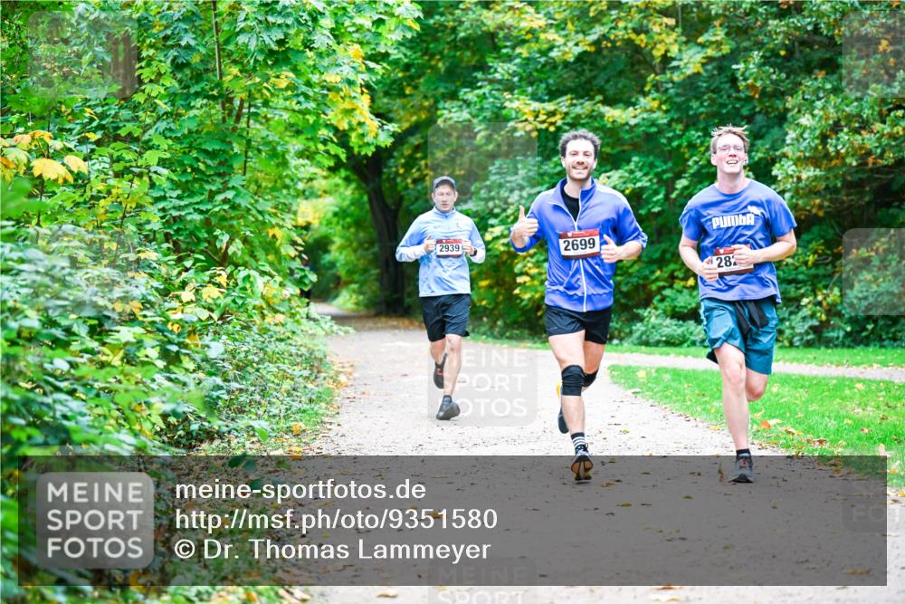 12.10.2025 - Bramfelder Halbmarathon 2025 Dr. Thomas Lammeyer http://msf.ph/oto/9351580 12.10.2025 10:39:33 Laufen 2939, 2699, 282 meine-sportfotos.de