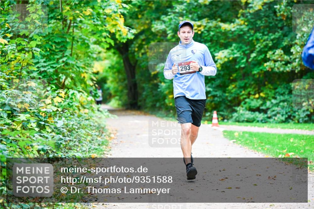 12.10.2025 - Bramfelder Halbmarathon 2025 Dr. Thomas Lammeyer http://msf.ph/oto/9351588 12.10.2025 10:39:35 Laufen 293 meine-sportfotos.de