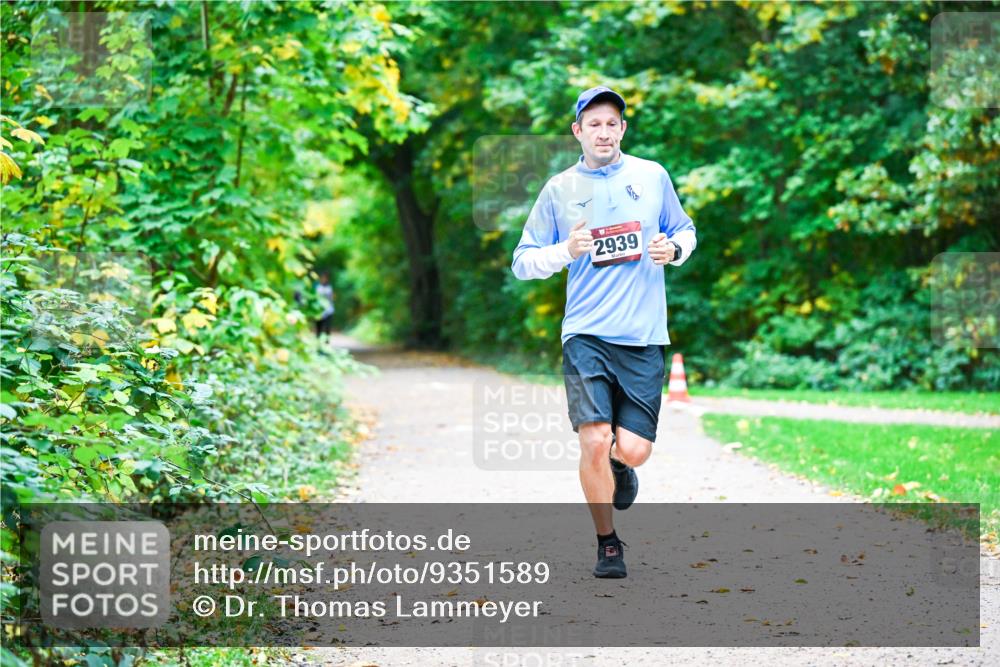 12.10.2025 - Bramfelder Halbmarathon 2025 Dr. Thomas Lammeyer http://msf.ph/oto/9351589 12.10.2025 10:39:35 Laufen 2939 meine-sportfotos.de