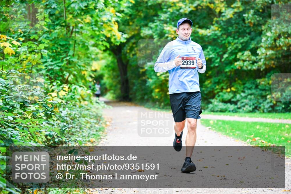 12.10.2025 - Bramfelder Halbmarathon 2025 Dr. Thomas Lammeyer http://msf.ph/oto/9351591 12.10.2025 10:39:35 Laufen 2939 meine-sportfotos.de