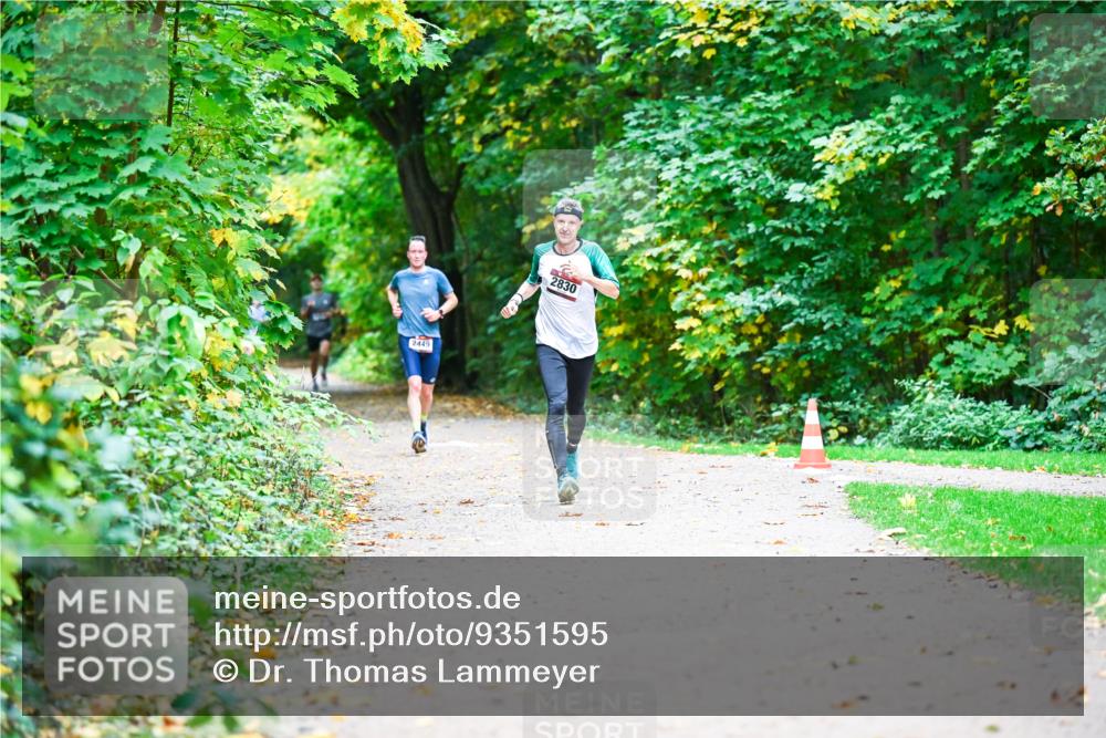 12.10.2025 - Bramfelder Halbmarathon 2025 Dr. Thomas Lammeyer http://msf.ph/oto/9351595 12.10.2025 10:39:45 Laufen 2449, 2830 meine-sportfotos.de