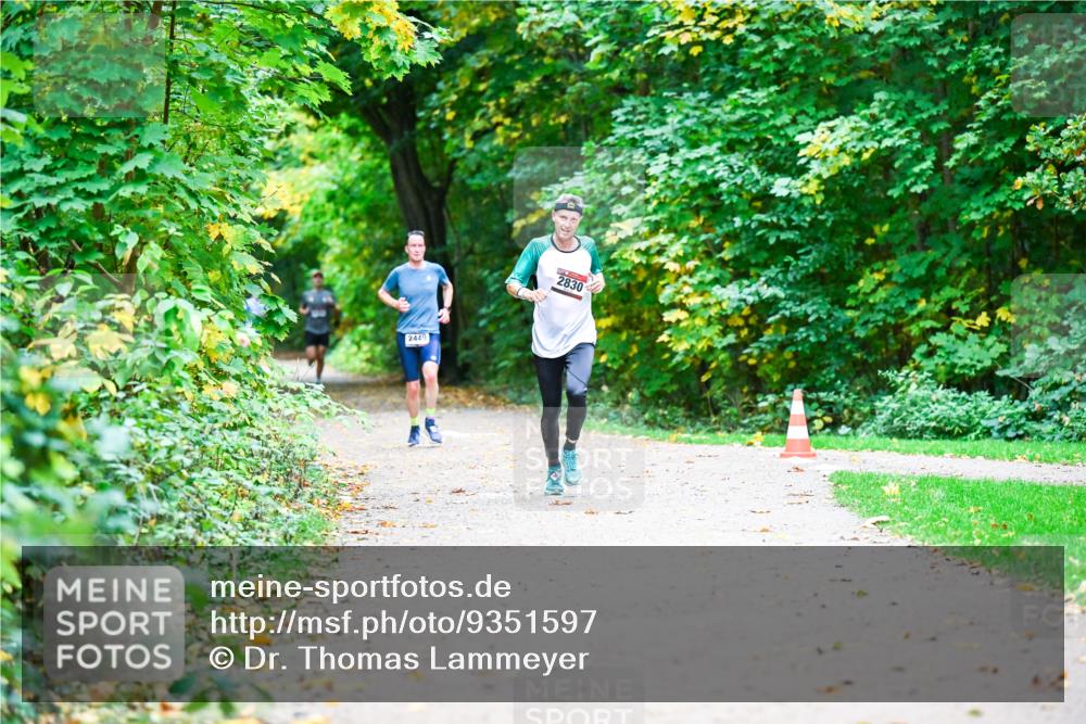 12.10.2025 - Bramfelder Halbmarathon 2025 Dr. Thomas Lammeyer http://msf.ph/oto/9351597 12.10.2025 10:39:45 Laufen 2449, 2830 meine-sportfotos.de