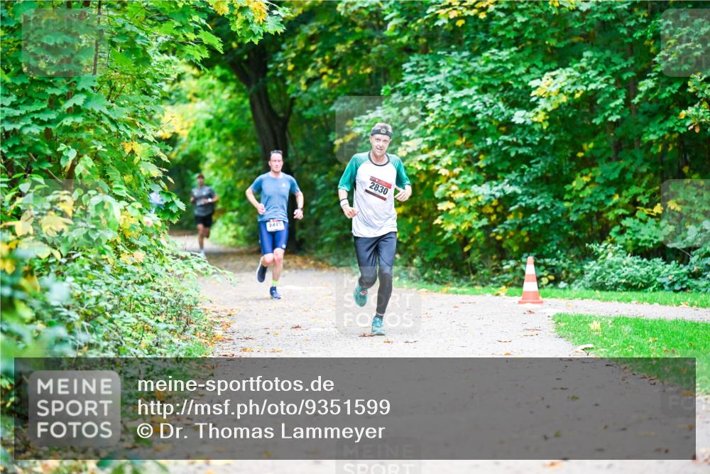 12.10.2025 - Bramfelder Halbmarathon 2025 Dr. Thomas Lammeyer http://msf.ph/oto/9351599 12.10.2025 10:39:45 Laufen 2449, 2830 meine-sportfotos.de