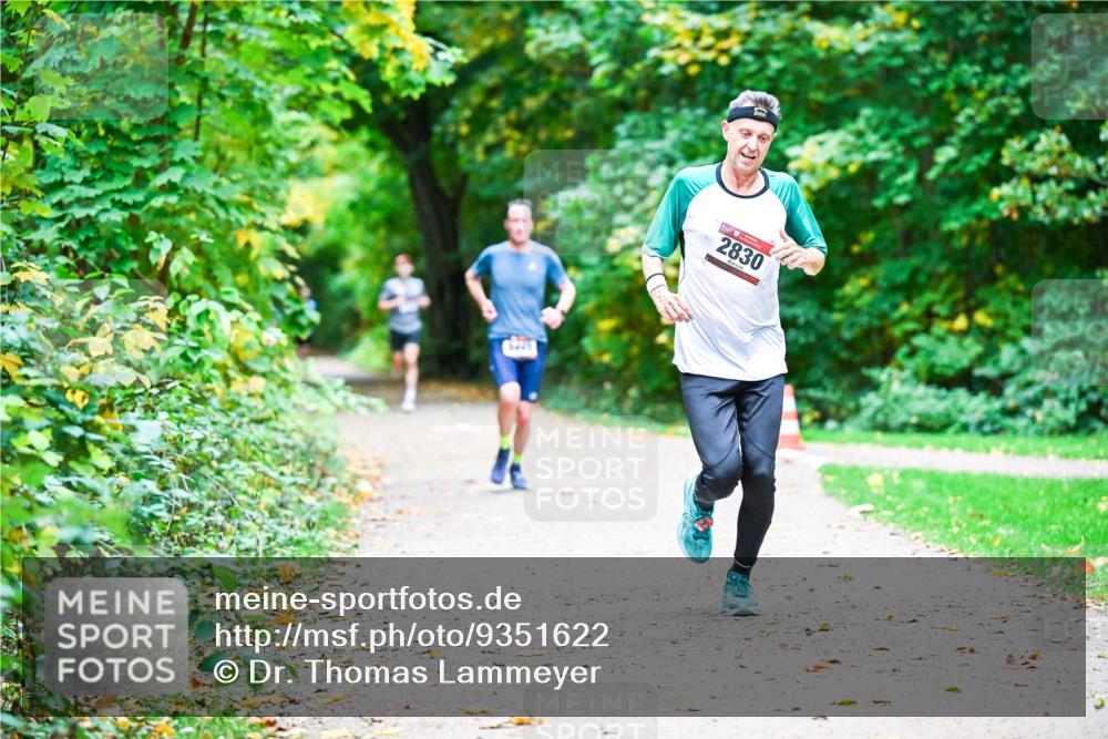 12.10.2025 - Bramfelder Halbmarathon 2025 Dr. Thomas Lammeyer http://msf.ph/oto/9351622 12.10.2025 10:39:48 Laufen 2830 meine-sportfotos.de