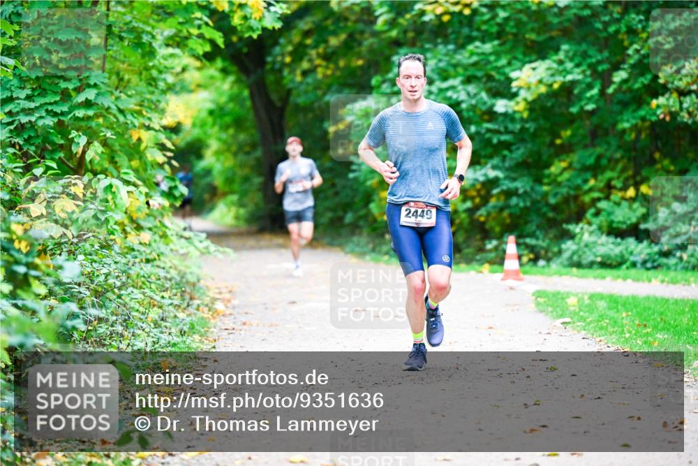 12.10.2025 - Bramfelder Halbmarathon 2025 Dr. Thomas Lammeyer http://msf.ph/oto/9351636 12.10.2025 10:39:51 Laufen 2449 meine-sportfotos.de
