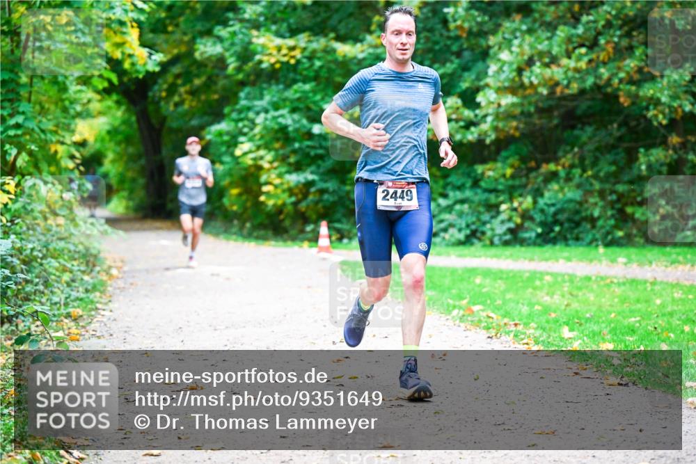 12.10.2025 - Bramfelder Halbmarathon 2025 Dr. Thomas Lammeyer http://msf.ph/oto/9351649 12.10.2025 10:39:53 Laufen 2449 meine-sportfotos.de