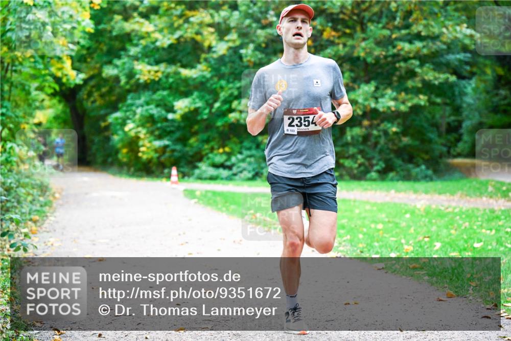 12.10.2025 - Bramfelder Halbmarathon 2025 Dr. Thomas Lammeyer http://msf.ph/oto/9351672 12.10.2025 10:39:57 Laufen 2354, 103 meine-sportfotos.de
