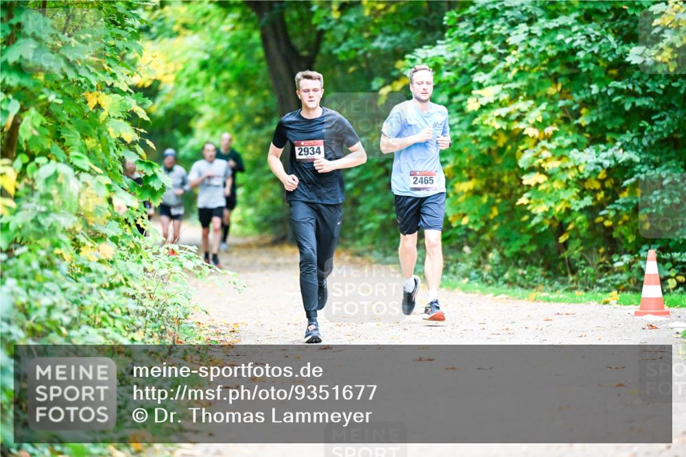 12.10.2025 - Bramfelder Halbmarathon 2025 Dr. Thomas Lammeyer http://msf.ph/oto/9351677 12.10.2025 10:40:05 Laufen 2934, 2465 meine-sportfotos.de