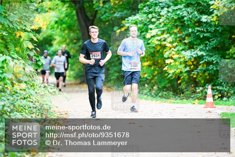 12.10.2025 - Bramfelder Halbmarathon 2025 Dr. Thomas Lammeyer http://msf.ph/oto/9351678 12.10.2025 10:40:05 Laufen 2934, 2465 meine-sportfotos.de
