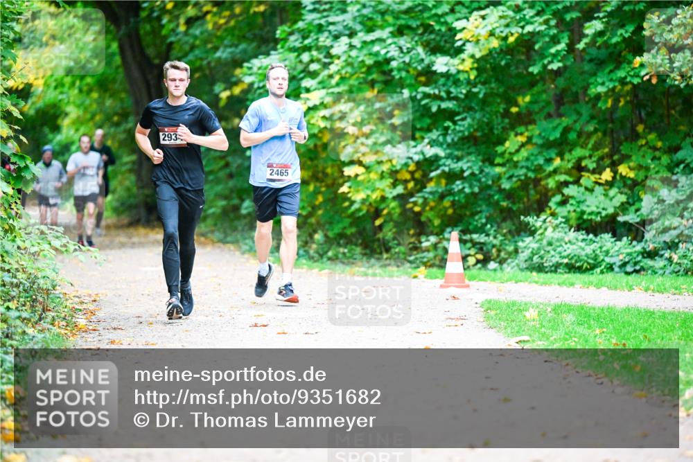 12.10.2025 - Bramfelder Halbmarathon 2025 Dr. Thomas Lammeyer http://msf.ph/oto/9351682 12.10.2025 10:40:05 Laufen 293, 2465 meine-sportfotos.de