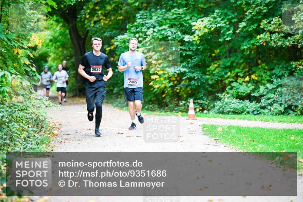 12.10.2025 - Bramfelder Halbmarathon 2025 Dr. Thomas Lammeyer http://msf.ph/oto/9351686 12.10.2025 10:40:06 Laufen 2934, 2465 meine-sportfotos.de