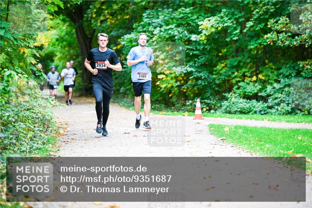 12.10.2025 - Bramfelder Halbmarathon 2025 Dr. Thomas Lammeyer http://msf.ph/oto/9351687 12.10.2025 10:40:06 Laufen 2934, 2465 meine-sportfotos.de