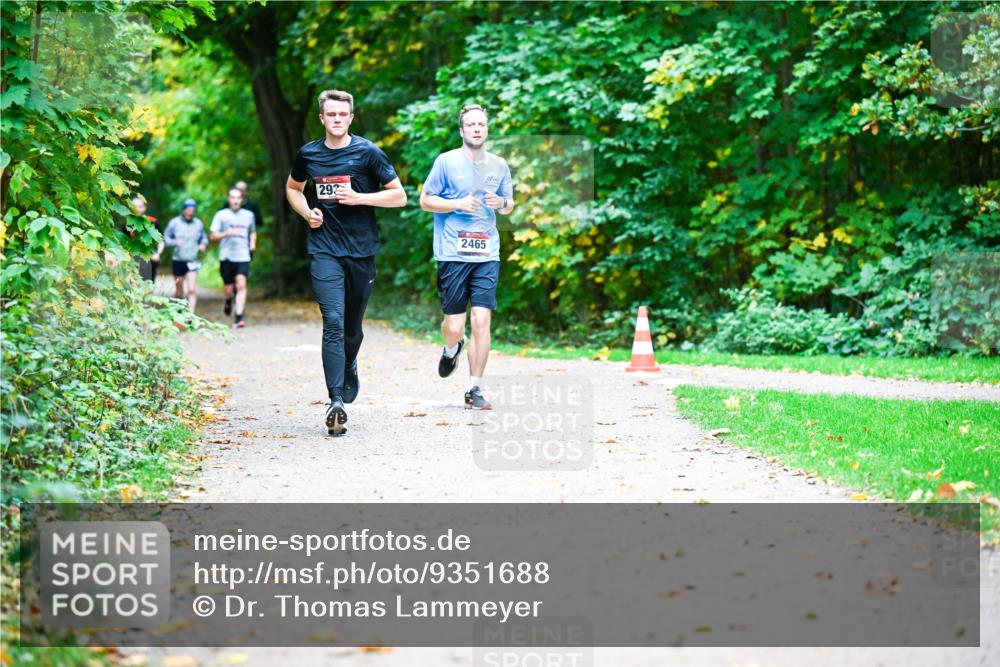 12.10.2025 - Bramfelder Halbmarathon 2025 Dr. Thomas Lammeyer http://msf.ph/oto/9351688 12.10.2025 10:40:06 Laufen 293, 2465 meine-sportfotos.de