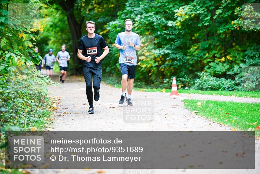 12.10.2025 - Bramfelder Halbmarathon 2025 Dr. Thomas Lammeyer http://msf.ph/oto/9351689 12.10.2025 10:40:06 Laufen 2934, 2465 meine-sportfotos.de