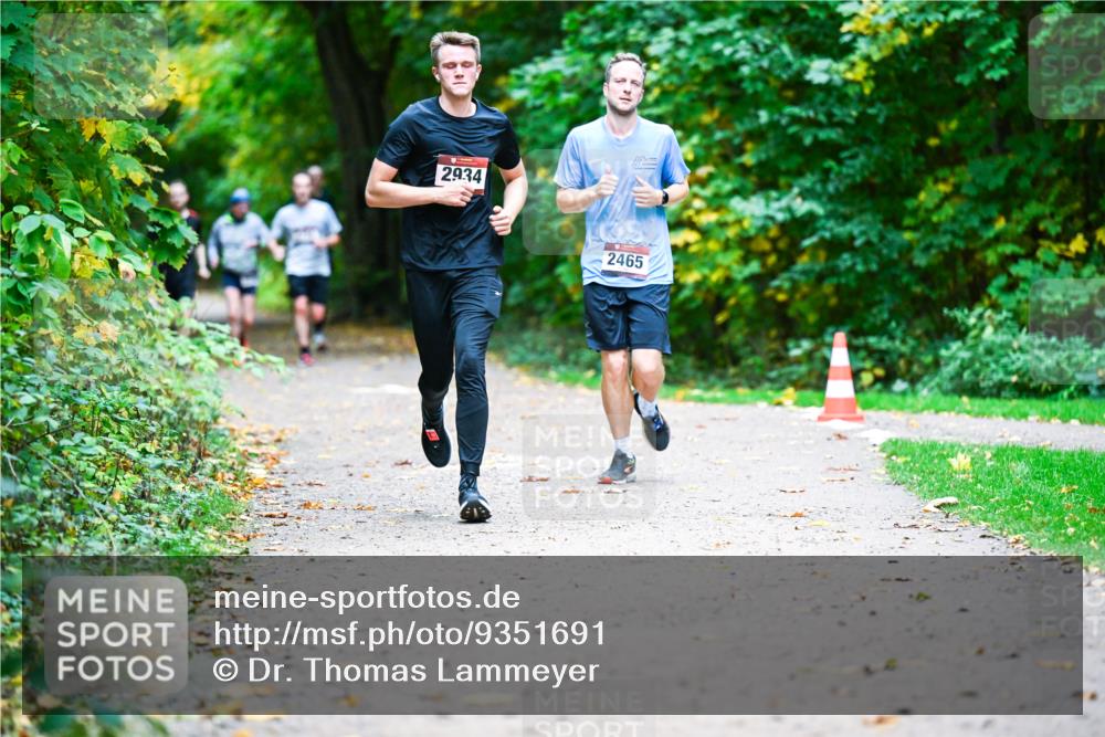 12.10.2025 - Bramfelder Halbmarathon 2025 Dr. Thomas Lammeyer http://msf.ph/oto/9351691 12.10.2025 10:40:06 Laufen 2934, 2465 meine-sportfotos.de