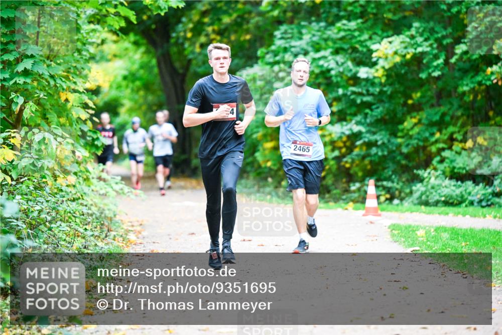 12.10.2025 - Bramfelder Halbmarathon 2025 Dr. Thomas Lammeyer http://msf.ph/oto/9351695 12.10.2025 10:40:07 Laufen 2465 meine-sportfotos.de