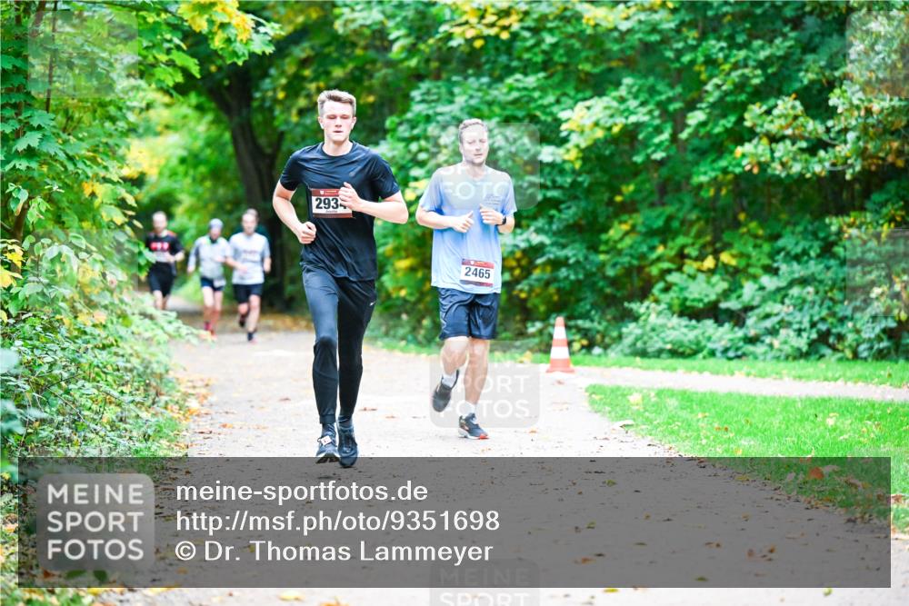 12.10.2025 - Bramfelder Halbmarathon 2025 Dr. Thomas Lammeyer http://msf.ph/oto/9351698 12.10.2025 10:40:07 Laufen 293, 2465 meine-sportfotos.de