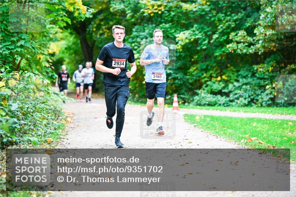 12.10.2025 - Bramfelder Halbmarathon 2025 Dr. Thomas Lammeyer http://msf.ph/oto/9351702 12.10.2025 10:40:08 Laufen 2934, 2465 meine-sportfotos.de