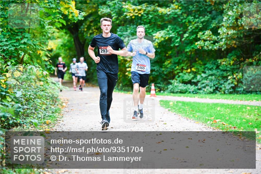 12.10.2025 - Bramfelder Halbmarathon 2025 Dr. Thomas Lammeyer http://msf.ph/oto/9351704 12.10.2025 10:40:08 Laufen 293, 2465 meine-sportfotos.de