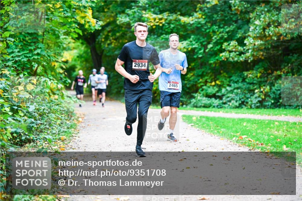 12.10.2025 - Bramfelder Halbmarathon 2025 Dr. Thomas Lammeyer http://msf.ph/oto/9351708 12.10.2025 10:40:09 Laufen 2934, 2465 meine-sportfotos.de