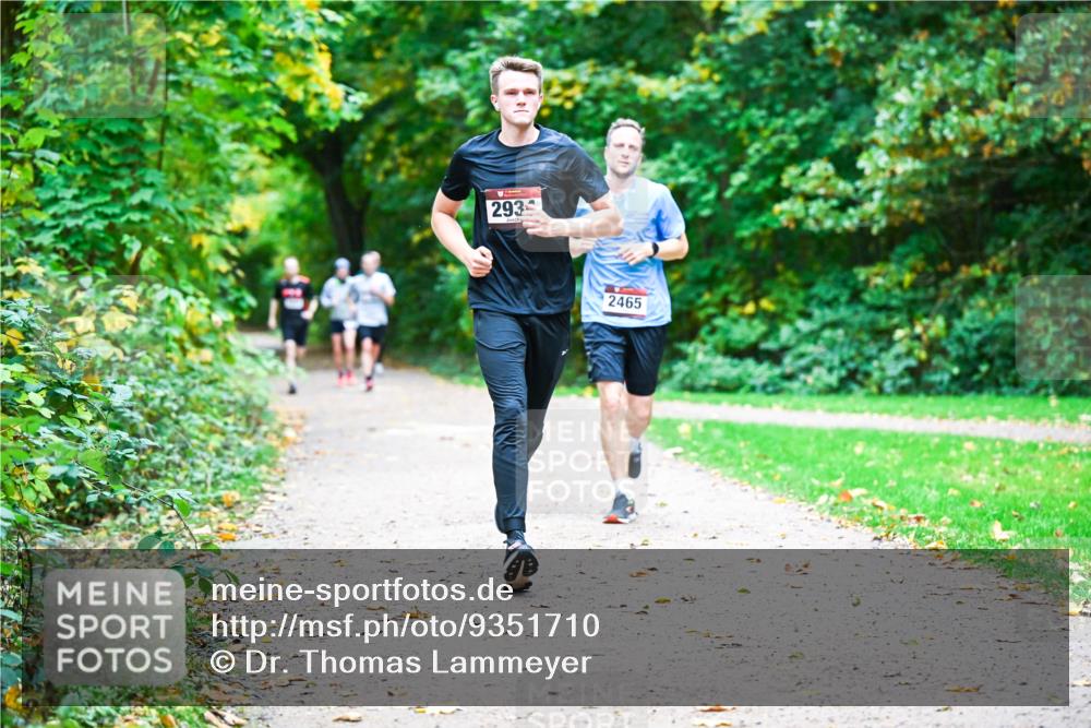 12.10.2025 - Bramfelder Halbmarathon 2025 Dr. Thomas Lammeyer http://msf.ph/oto/9351710 12.10.2025 10:40:09 Laufen 293, 2465 meine-sportfotos.de