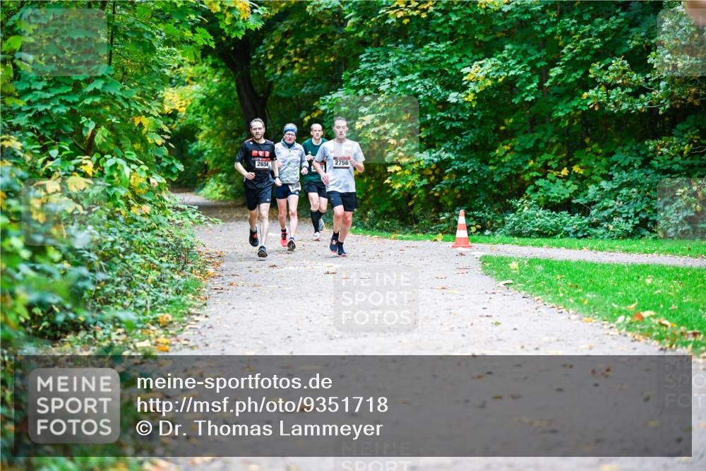 12.10.2025 - Bramfelder Halbmarathon 2025 Dr. Thomas Lammeyer http://msf.ph/oto/9351718 12.10.2025 10:40:12 Laufen 2656, 2756, 250 meine-sportfotos.de