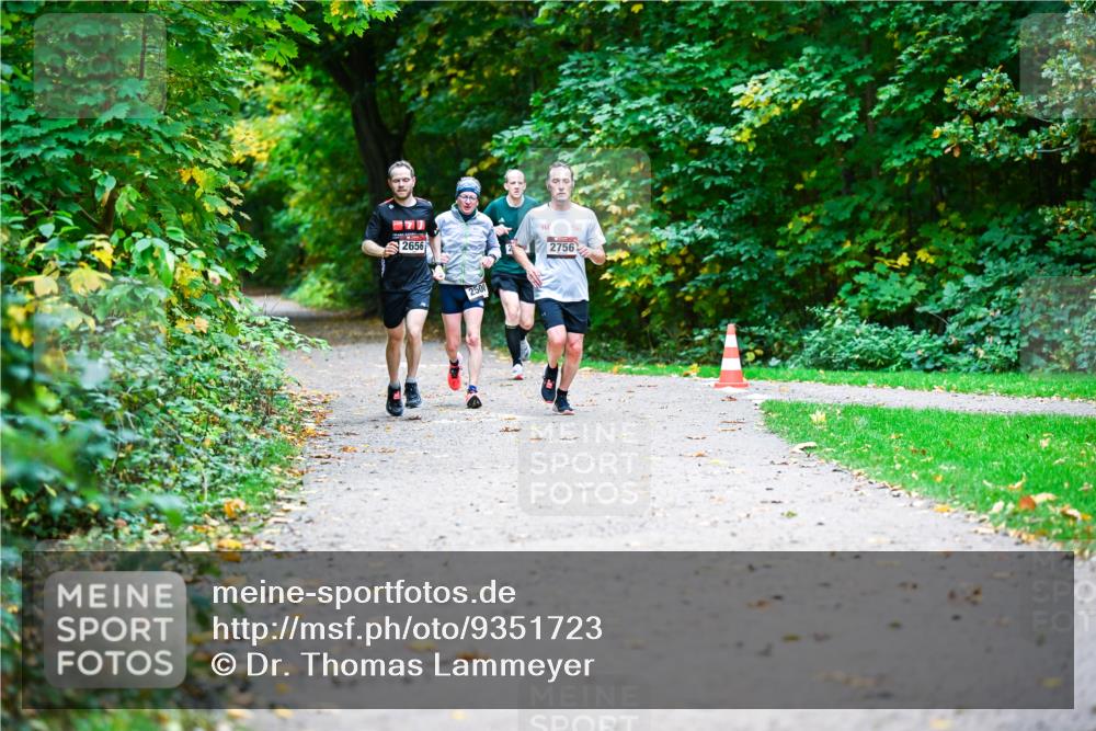 12.10.2025 - Bramfelder Halbmarathon 2025 Dr. Thomas Lammeyer http://msf.ph/oto/9351723 12.10.2025 10:40:12 Laufen 2656, 2500, 361, 2756 meine-sportfotos.de
