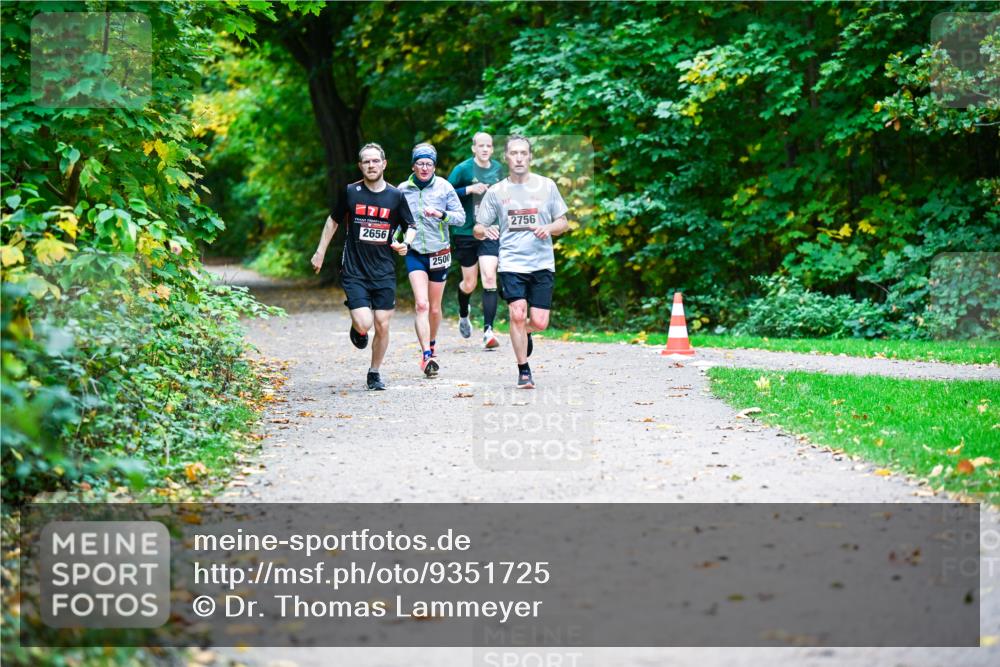 12.10.2025 - Bramfelder Halbmarathon 2025 Dr. Thomas Lammeyer http://msf.ph/oto/9351725 12.10.2025 10:40:13 Laufen 2656, 2500, 2756 meine-sportfotos.de