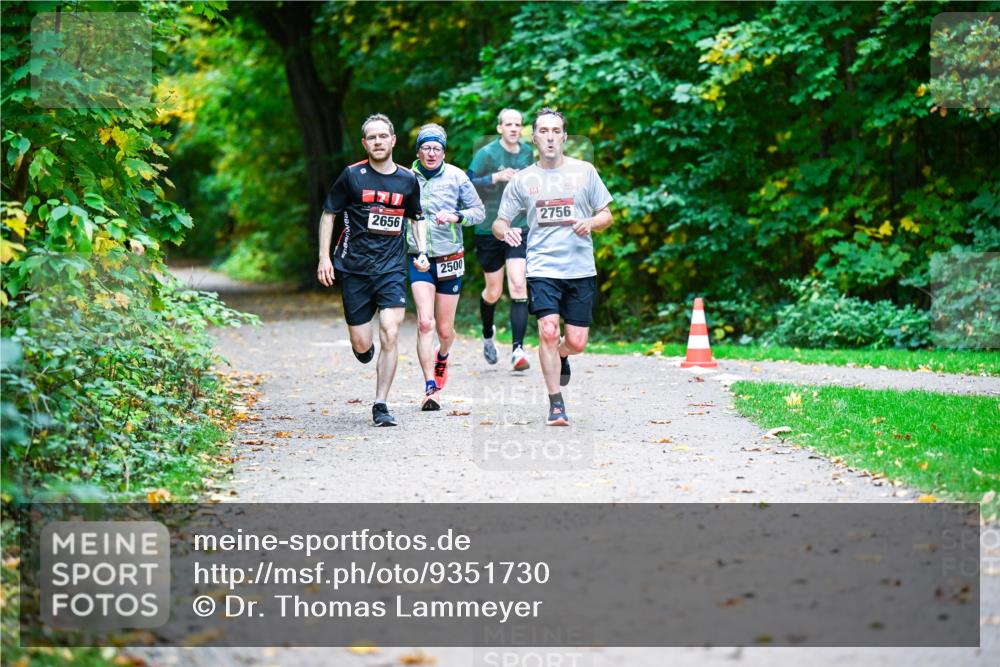 12.10.2025 - Bramfelder Halbmarathon 2025 Dr. Thomas Lammeyer http://msf.ph/oto/9351730 12.10.2025 10:40:13 Laufen 2656, 2500, 361, 2756 meine-sportfotos.de