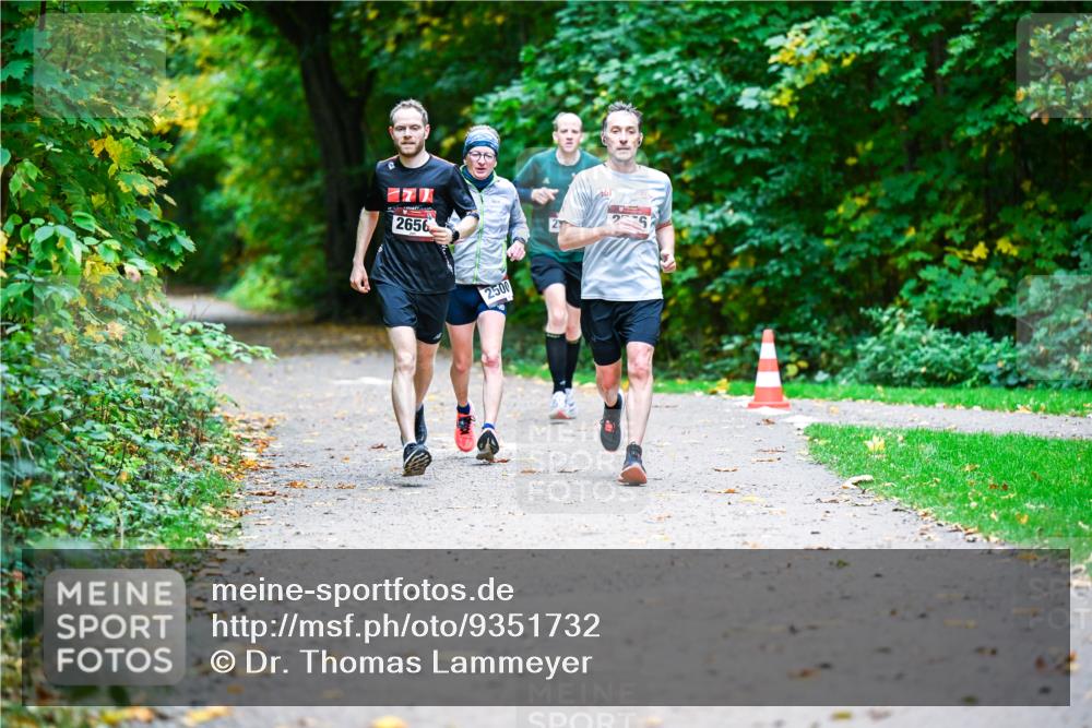 12.10.2025 - Bramfelder Halbmarathon 2025 Dr. Thomas Lammeyer http://msf.ph/oto/9351732 12.10.2025 10:40:14 Laufen 2656, 2500 meine-sportfotos.de