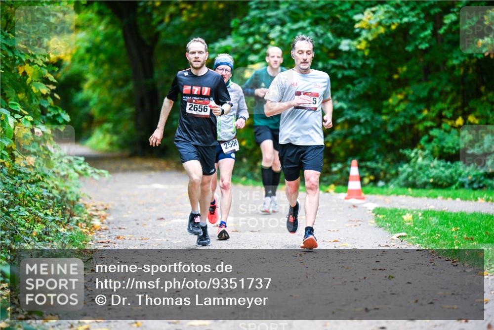 12.10.2025 - Bramfelder Halbmarathon 2025 Dr. Thomas Lammeyer http://msf.ph/oto/9351737 12.10.2025 10:40:14 Laufen 2656, 2500 meine-sportfotos.de