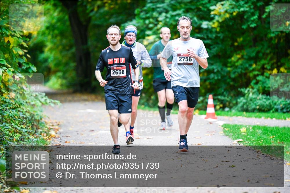 12.10.2025 - Bramfelder Halbmarathon 2025 Dr. Thomas Lammeyer http://msf.ph/oto/9351739 12.10.2025 10:40:14 Laufen 2656, 00, 361, 2756 meine-sportfotos.de