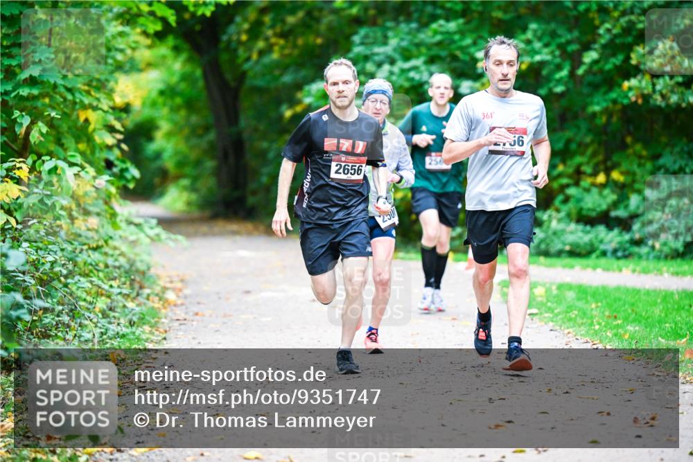 12.10.2025 - Bramfelder Halbmarathon 2025 Dr. Thomas Lammeyer http://msf.ph/oto/9351747 12.10.2025 10:40:16 Laufen 2656, 2, 361, 6 meine-sportfotos.de
