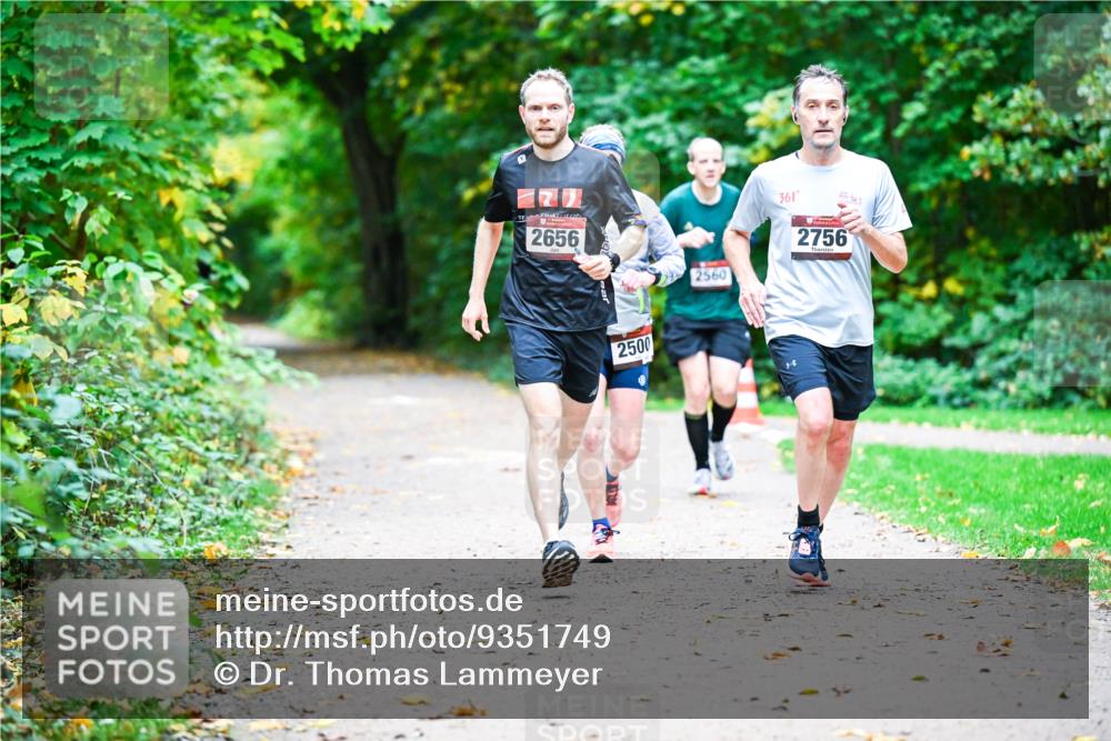 12.10.2025 - Bramfelder Halbmarathon 2025 Dr. Thomas Lammeyer http://msf.ph/oto/9351749 12.10.2025 10:40:16 Laufen 2656, 2560, 361, 2756, 2500 meine-sportfotos.de