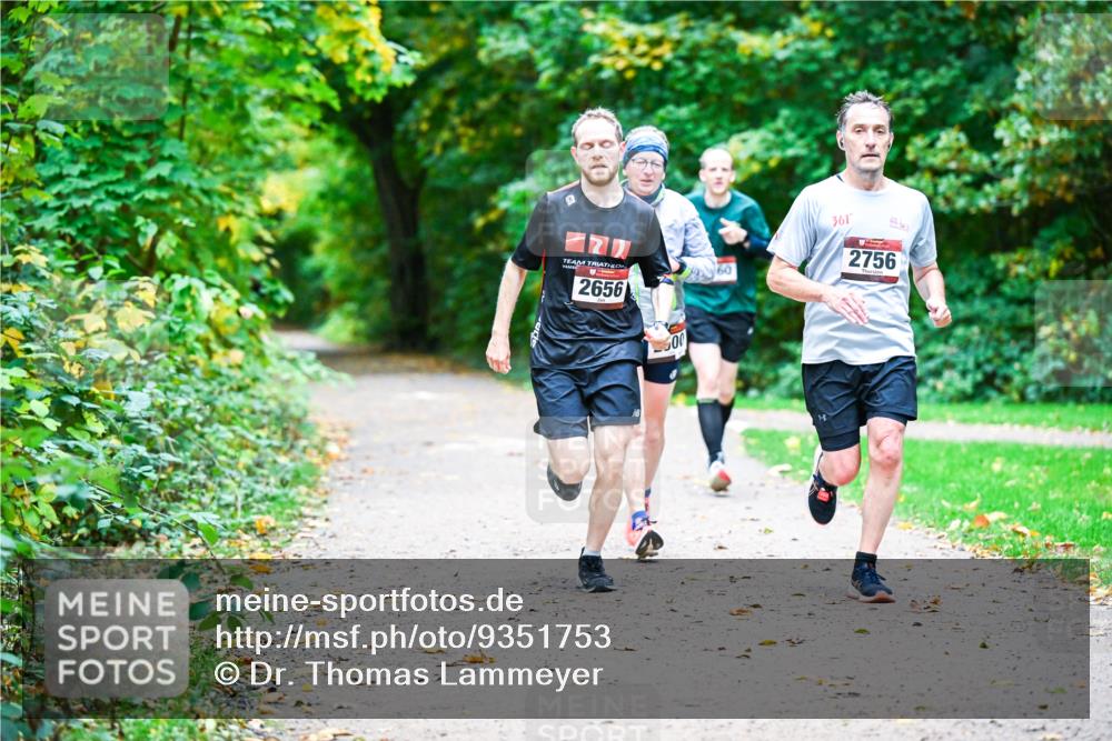 12.10.2025 - Bramfelder Halbmarathon 2025 Dr. Thomas Lammeyer http://msf.ph/oto/9351753 12.10.2025 10:40:16 Laufen 2656, 160, 00, 361, 2756 meine-sportfotos.de