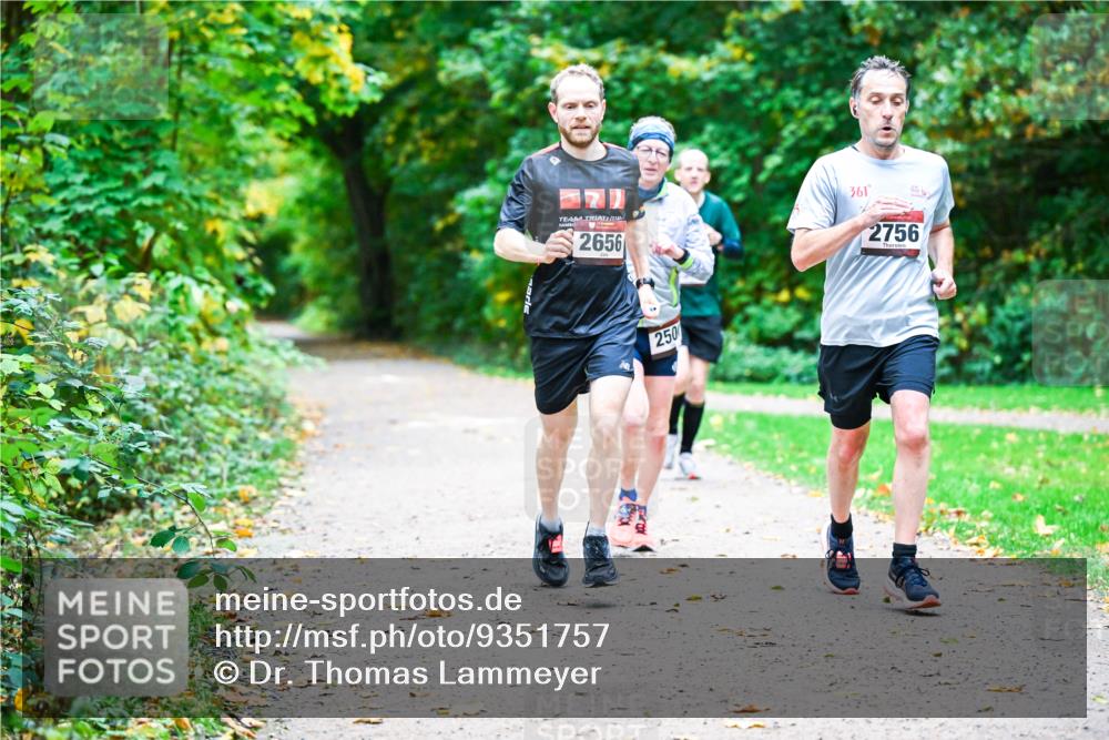 12.10.2025 - Bramfelder Halbmarathon 2025 Dr. Thomas Lammeyer http://msf.ph/oto/9351757 12.10.2025 10:40:17 Laufen 20, 2656, 361, 2756, 250 meine-sportfotos.de