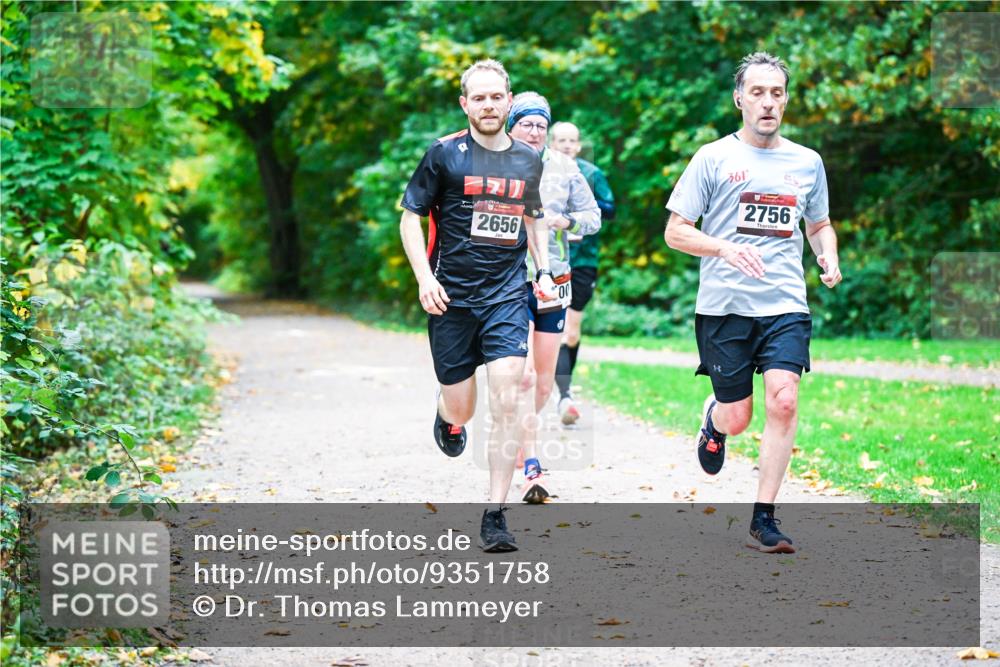 12.10.2025 - Bramfelder Halbmarathon 2025 Dr. Thomas Lammeyer http://msf.ph/oto/9351758 12.10.2025 10:40:17 Laufen 2656, 00, 2756 meine-sportfotos.de