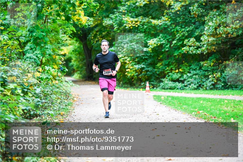 12.10.2025 - Bramfelder Halbmarathon 2025 Dr. Thomas Lammeyer http://msf.ph/oto/9351773 12.10.2025 10:40:29 Laufen 2480 meine-sportfotos.de