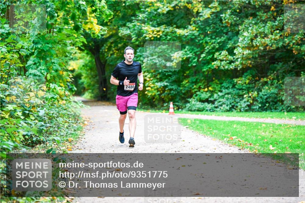 12.10.2025 - Bramfelder Halbmarathon 2025 Dr. Thomas Lammeyer http://msf.ph/oto/9351775 12.10.2025 10:40:29 Laufen 2480 meine-sportfotos.de