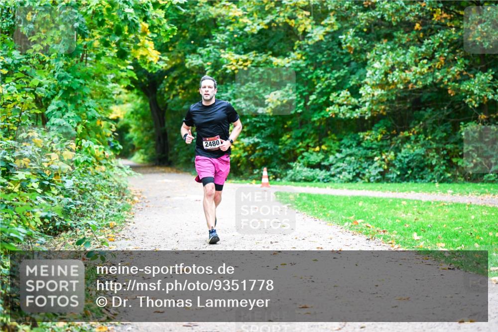 12.10.2025 - Bramfelder Halbmarathon 2025 Dr. Thomas Lammeyer http://msf.ph/oto/9351778 12.10.2025 10:40:29 Laufen 2480 meine-sportfotos.de