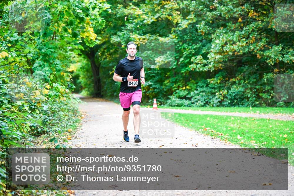 12.10.2025 - Bramfelder Halbmarathon 2025 Dr. Thomas Lammeyer http://msf.ph/oto/9351780 12.10.2025 10:40:30 Laufen 2480 meine-sportfotos.de