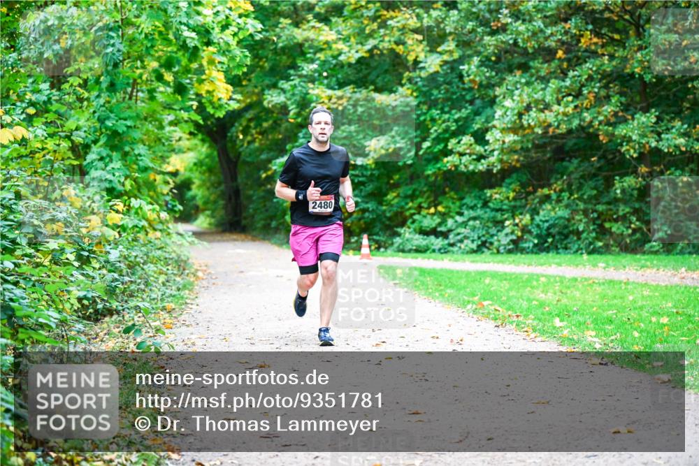 12.10.2025 - Bramfelder Halbmarathon 2025 Dr. Thomas Lammeyer http://msf.ph/oto/9351781 12.10.2025 10:40:30 Laufen 2480 meine-sportfotos.de