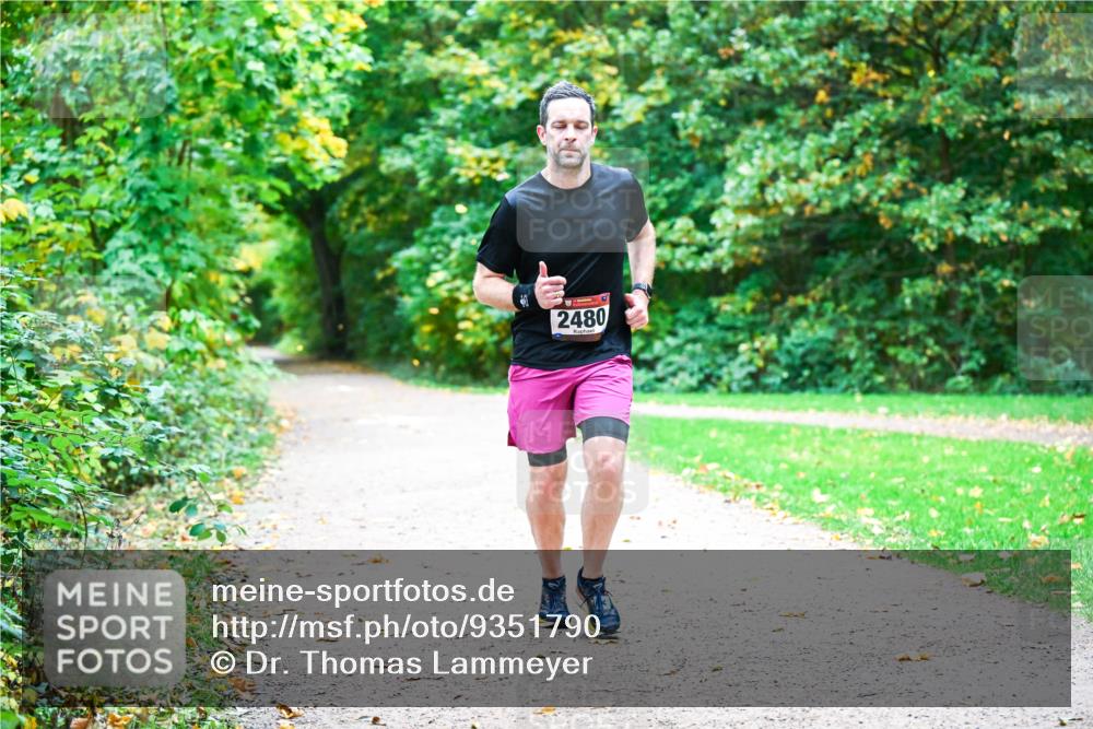 12.10.2025 - Bramfelder Halbmarathon 2025 Dr. Thomas Lammeyer http://msf.ph/oto/9351790 12.10.2025 10:40:31 Laufen 2480 meine-sportfotos.de