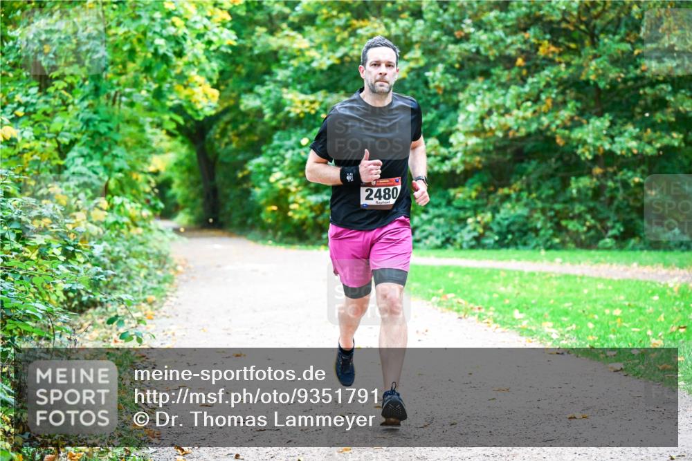 12.10.2025 - Bramfelder Halbmarathon 2025 Dr. Thomas Lammeyer http://msf.ph/oto/9351791 12.10.2025 10:40:31 Laufen 2480 meine-sportfotos.de
