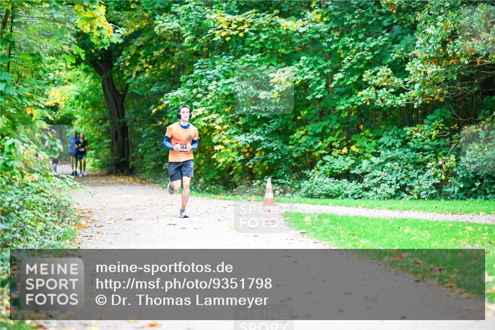 12.10.2025 - Bramfelder Halbmarathon 2025 Dr. Thomas Lammeyer http://msf.ph/oto/9351798 12.10.2025 10:40:44 Laufen 84 meine-sportfotos.de